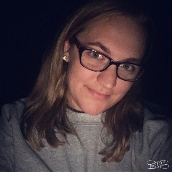 Meet your Posher, Taylor - Picture 1 of 1